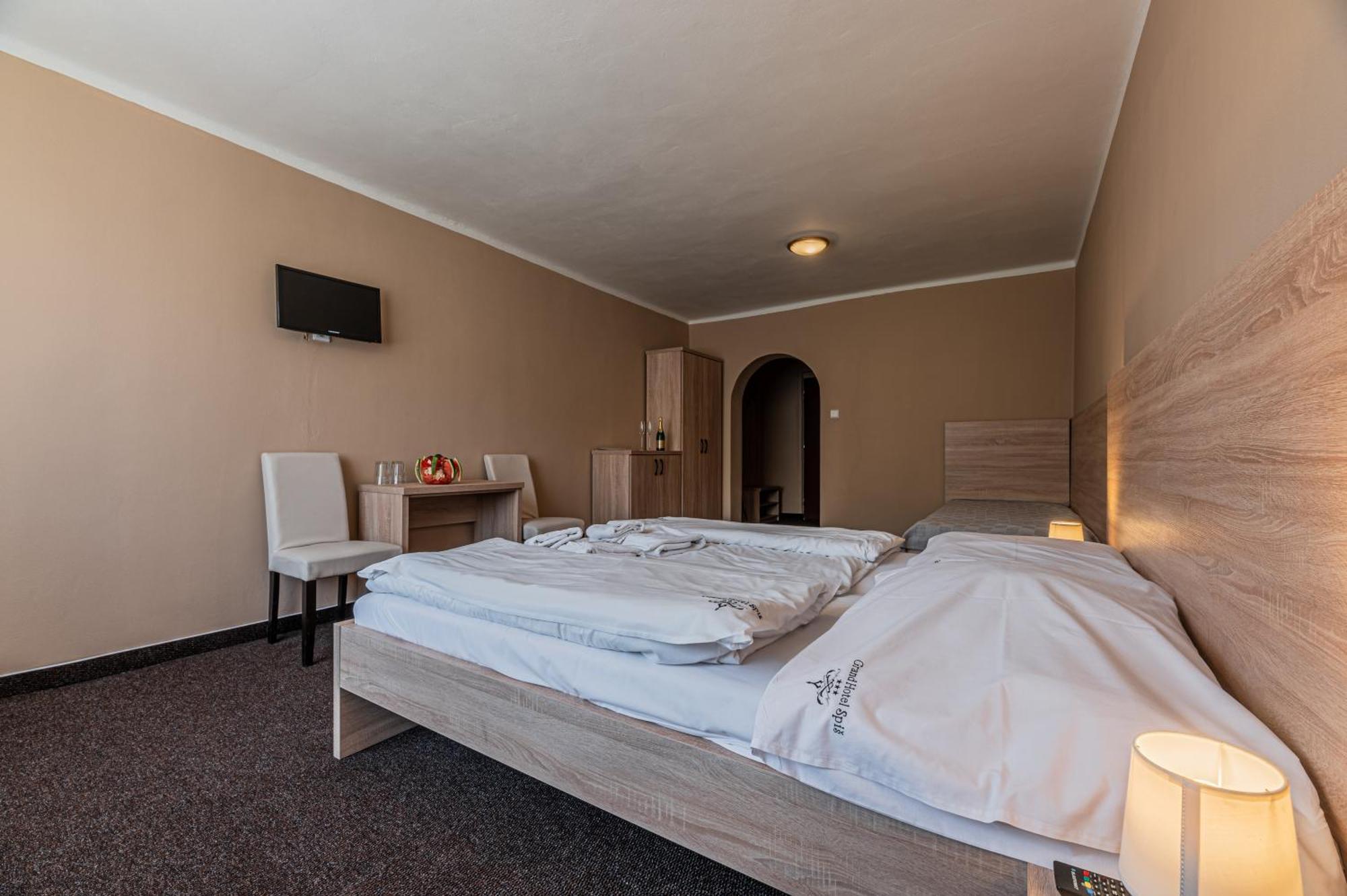 Grand Hotel Rooms Spišské Tomášovce 외부 사진